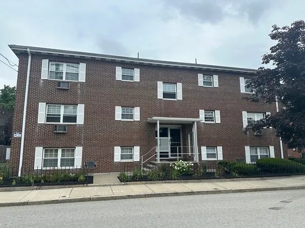 31 Pond St APT 1, Waltham, MA 02451