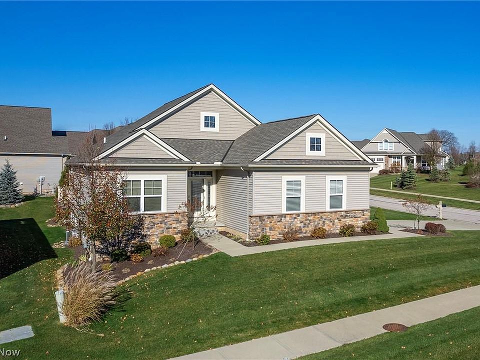 1st image of 151 Queensbury Pl
