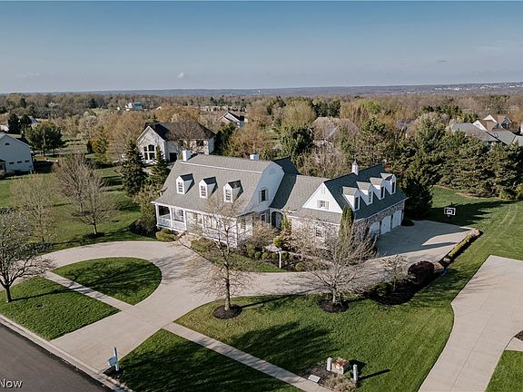 5th image of 4165 Fox Meadow Dr