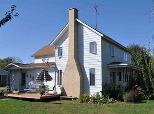 5919 Sand Rd SE, Lone Tree, IA 52755