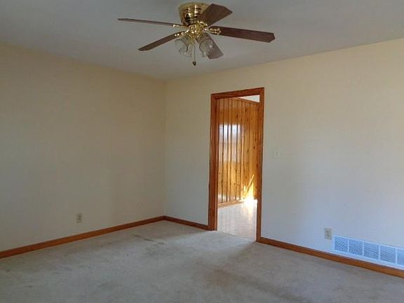 3rd image of 2740 Birchwood Way SW