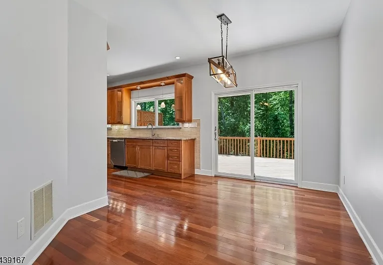 30 Yale Ter — Photo 3