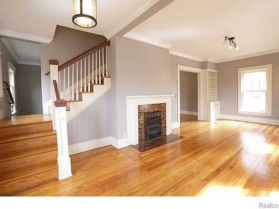 2nd image of 1418 Parker St