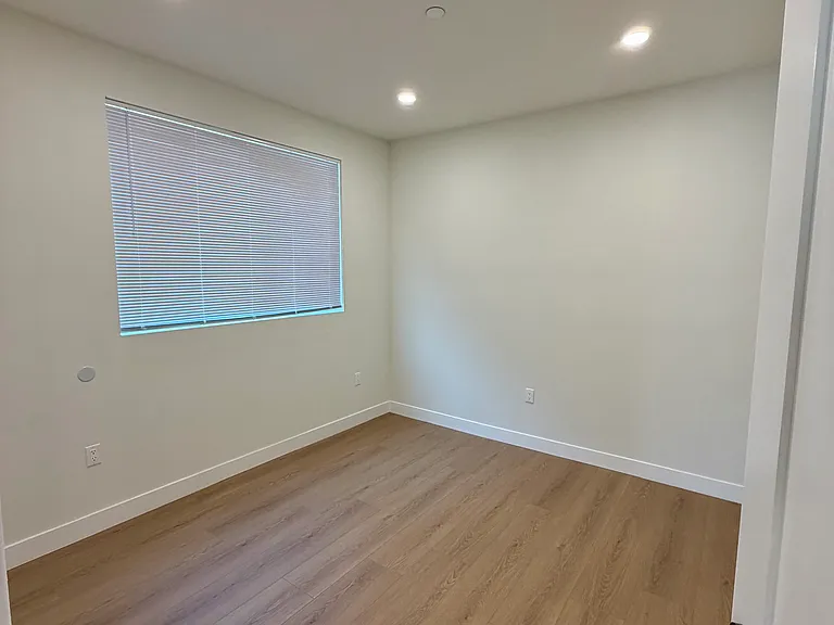 1053 Dewey Ave #2 — Photo 6