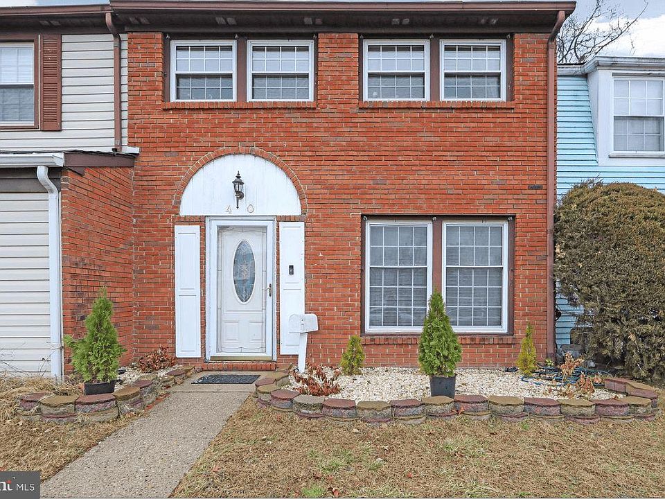 1st image of 40 Rittenhouse Dr