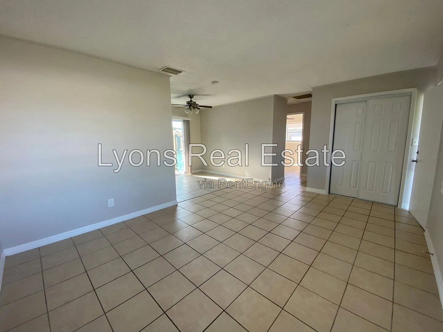 11421 Kimble Dr — Photo 2