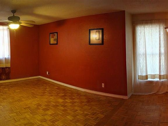 4th image of 307 W Park Ave