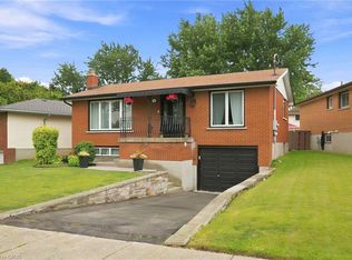 15 Quay Ct, Hamilton, ON L8W 1R2