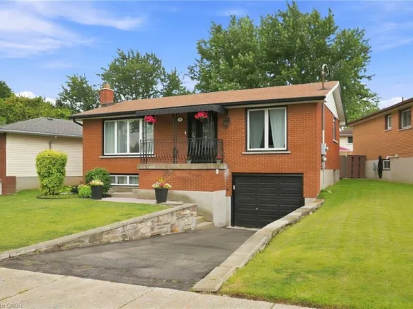 15 Quay Ct, Hamilton, ON L8W 1R2