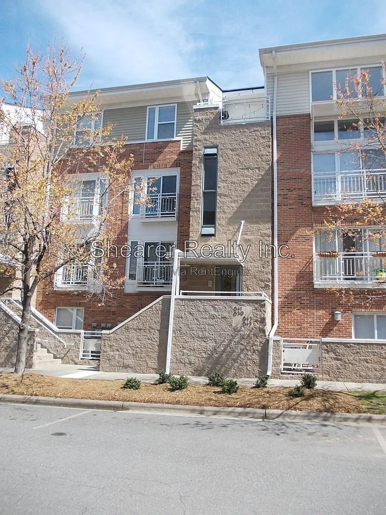 2 bed, 2.5 bath, 1312 sqft, $2,000 — Photo 1