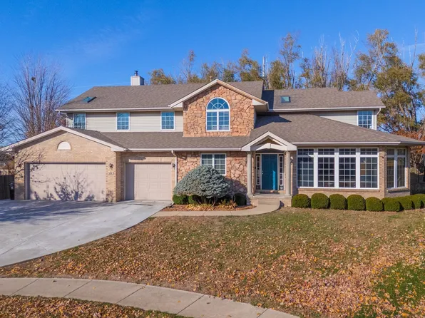 26 Brunton Ct, Bloomington, IL 61704