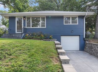 719 S 68th St, Omaha, NE 68106