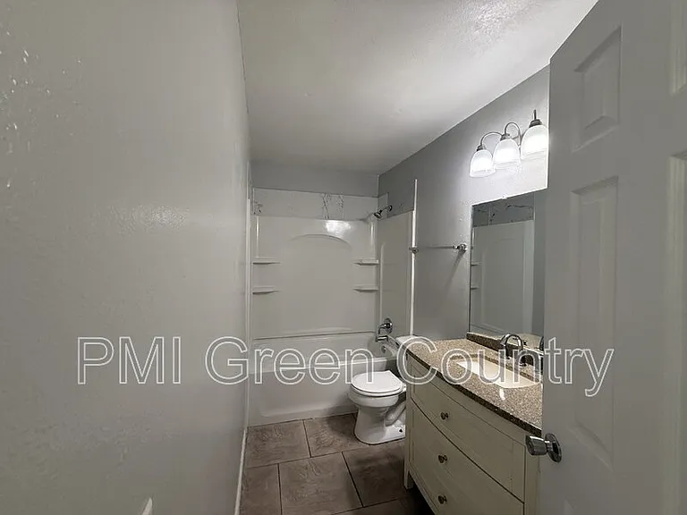 618 N Fairland Ave #66-4 — Photo 5
