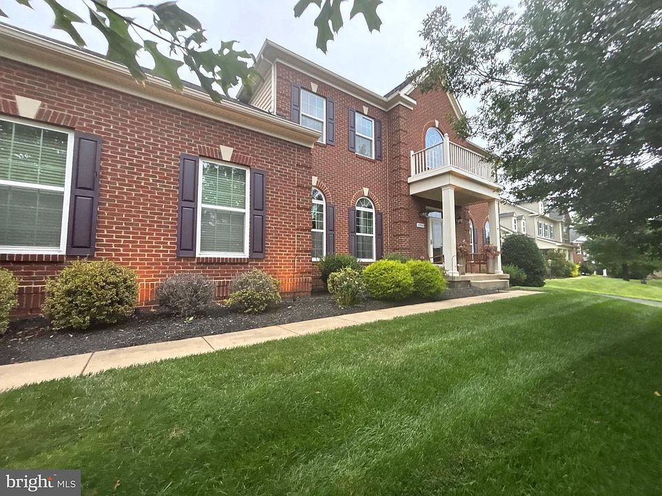 2nd image of 41910 Scotchbridge Pl