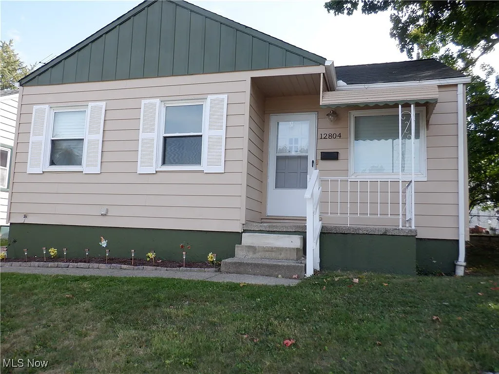 12804 Garland Ave photo 1