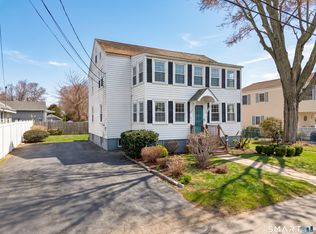 10 Old Colony Rd, Old Lyme, CT 06371