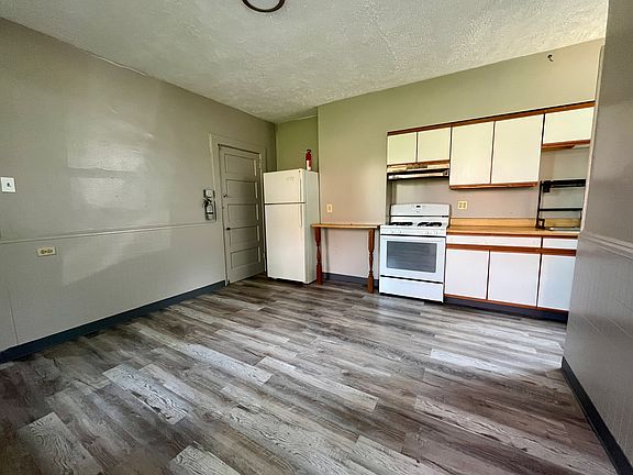 2nd image of 1965 Pittview Ave APT 1