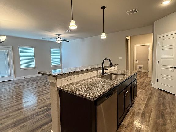 5th image of 665 The Cottages Dr