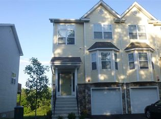 4 Berry Ln, Wappingers Falls, NY 12590