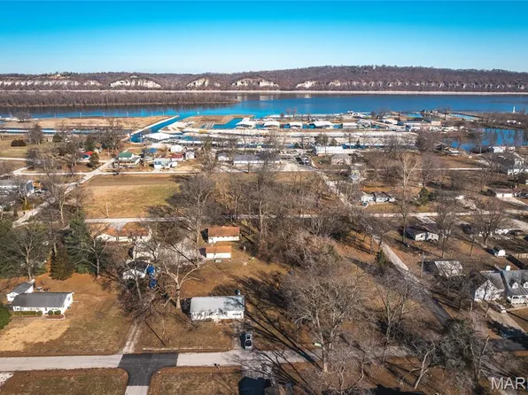 1220 4th St, Portage Des Sioux, MO 63373