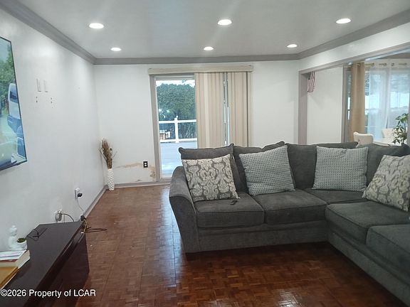 3rd image of 707 Muir Ave