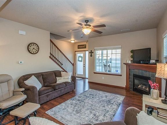 5th image of 1592 Burr Dr