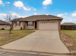 201 N Lake Avenue, Clever, MO 65631