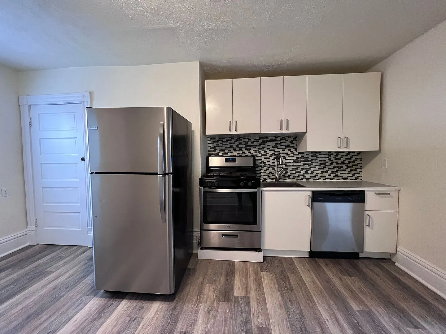 Updated 1BR Apartment w/ office. — Photo 2