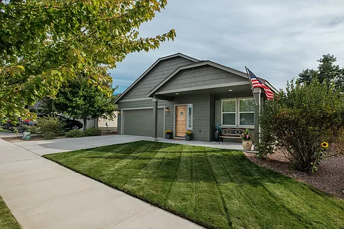 3232 SW Obsidian Ct Photo 1