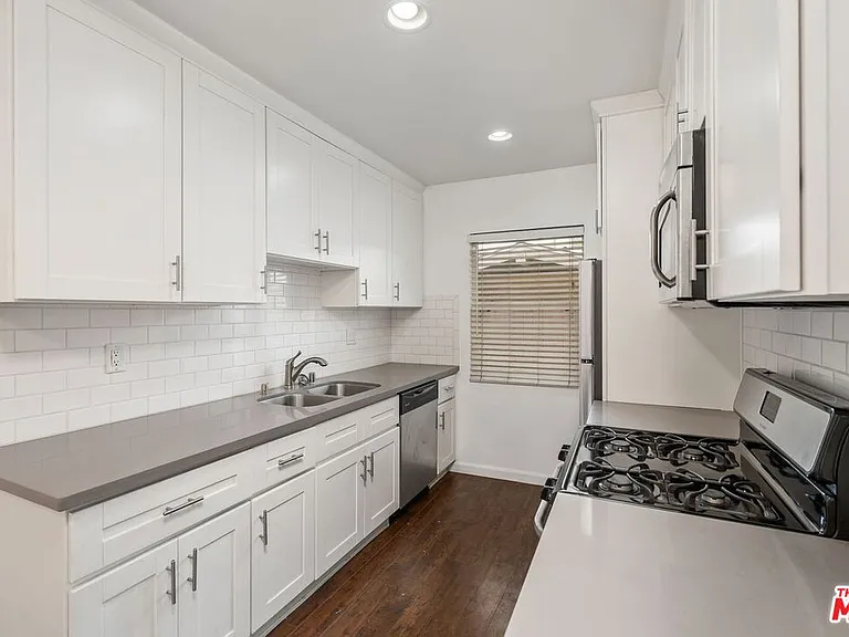 7550 Fountain Ave #2 — Photo 10