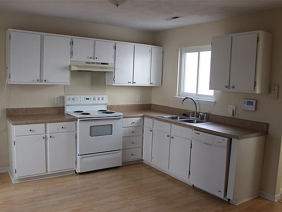 2nd image of 3940 Sunstream Pkwy