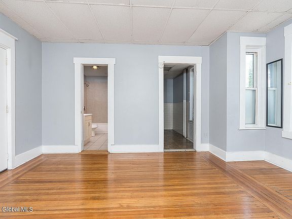 4th image of 150 Morton Avenue