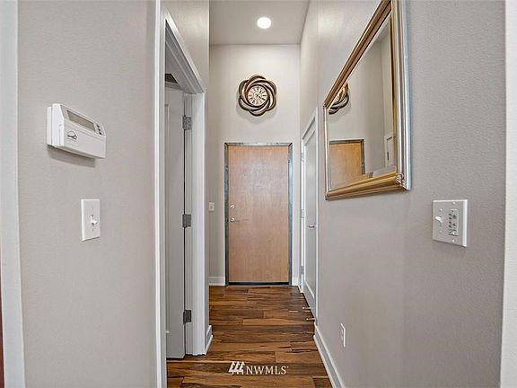 3rd image of 1705 Dock St Unit 522