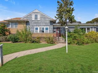 305 E Olive St, Long Beach, NY 11561