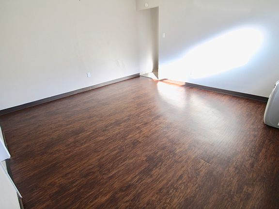 4th image of 290 W College St #1B-1Ba