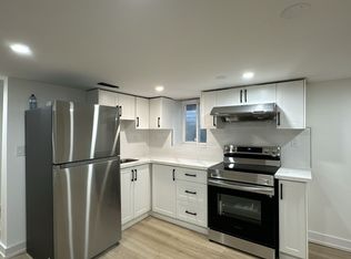 293 E 17th St, Hamilton, ON L9A 4M6