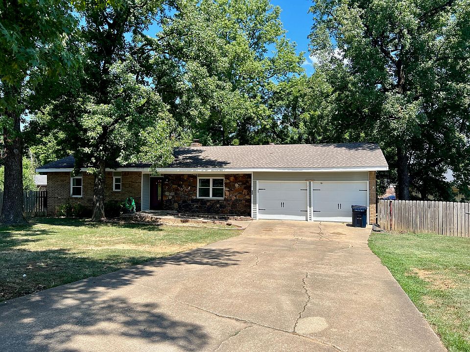 1st image of 12 Wildwood Ln