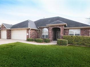 705 Buckhead Ave, Springdale, AR 72764