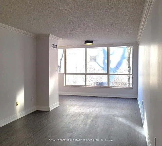225 Davenport Rd #204 — Photo 2
