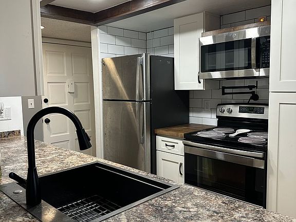 3rd image of 302 Palm Coast Pkwy NE APT 102