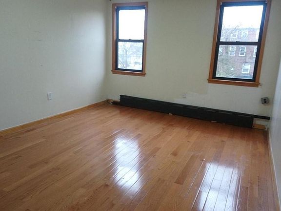 3rd image of 1274 E 69th St Floor 3