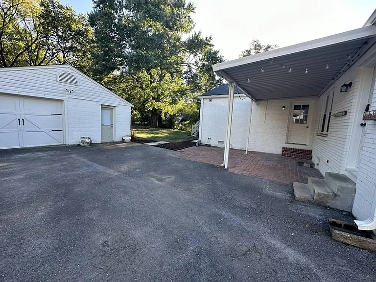 3406 Springbrook Dr — Photo 17