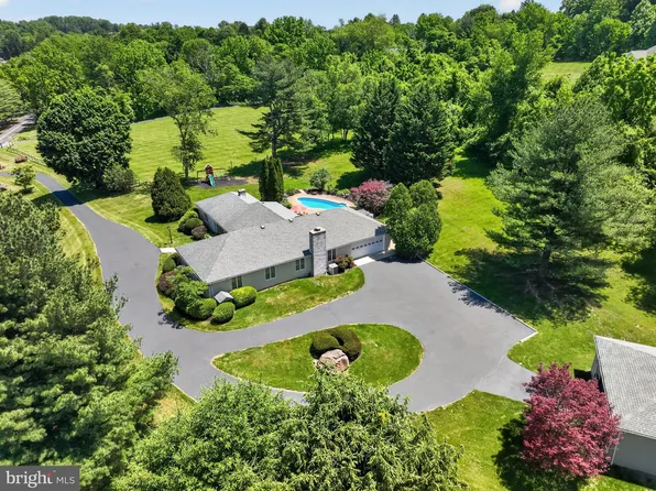 954 Saint Matthews Rd, Chester Springs, PA 19425