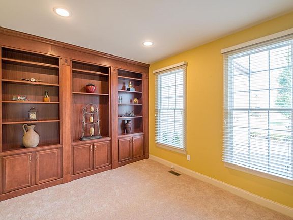 4th image of 8309 Somerset Way