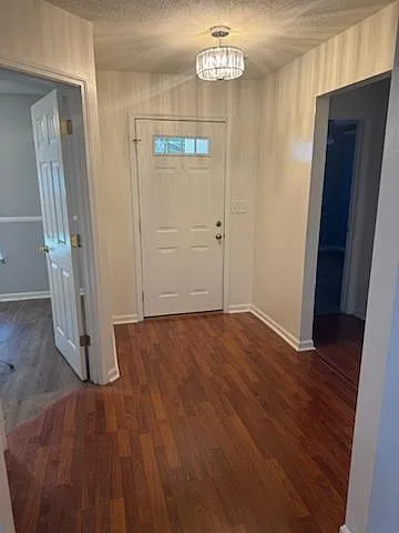 3 bed, 1261 sqft, $1,700 — Photo 2