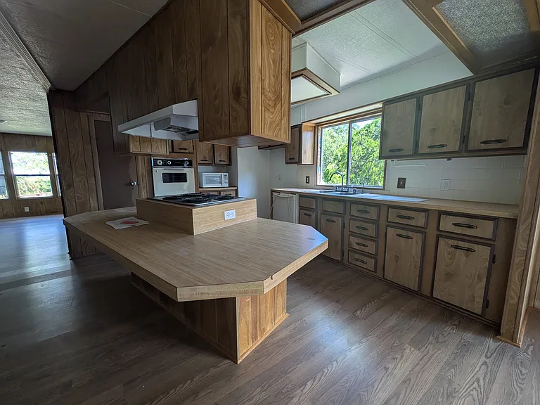 4517 Desoto Rd — Photo 7
