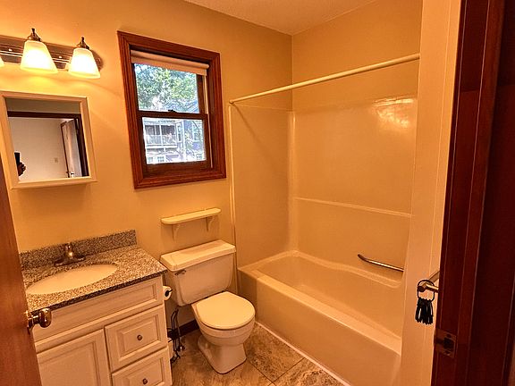 3rd image of 50 N Whitney St APT 3
