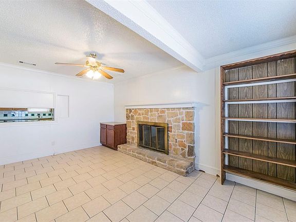 5th image of 400 Westwood Dr