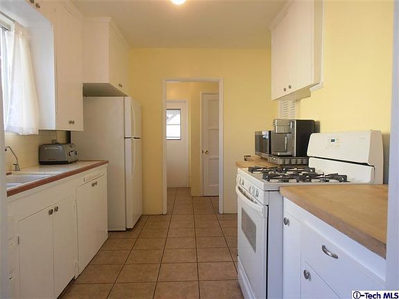 5th image of 3728 Arboleda St