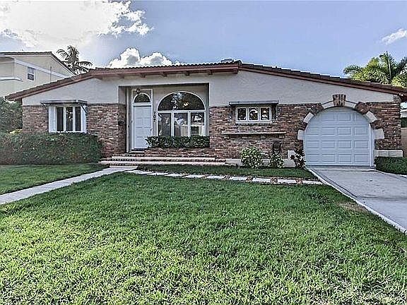 1st image of 707 Flamingo Dr